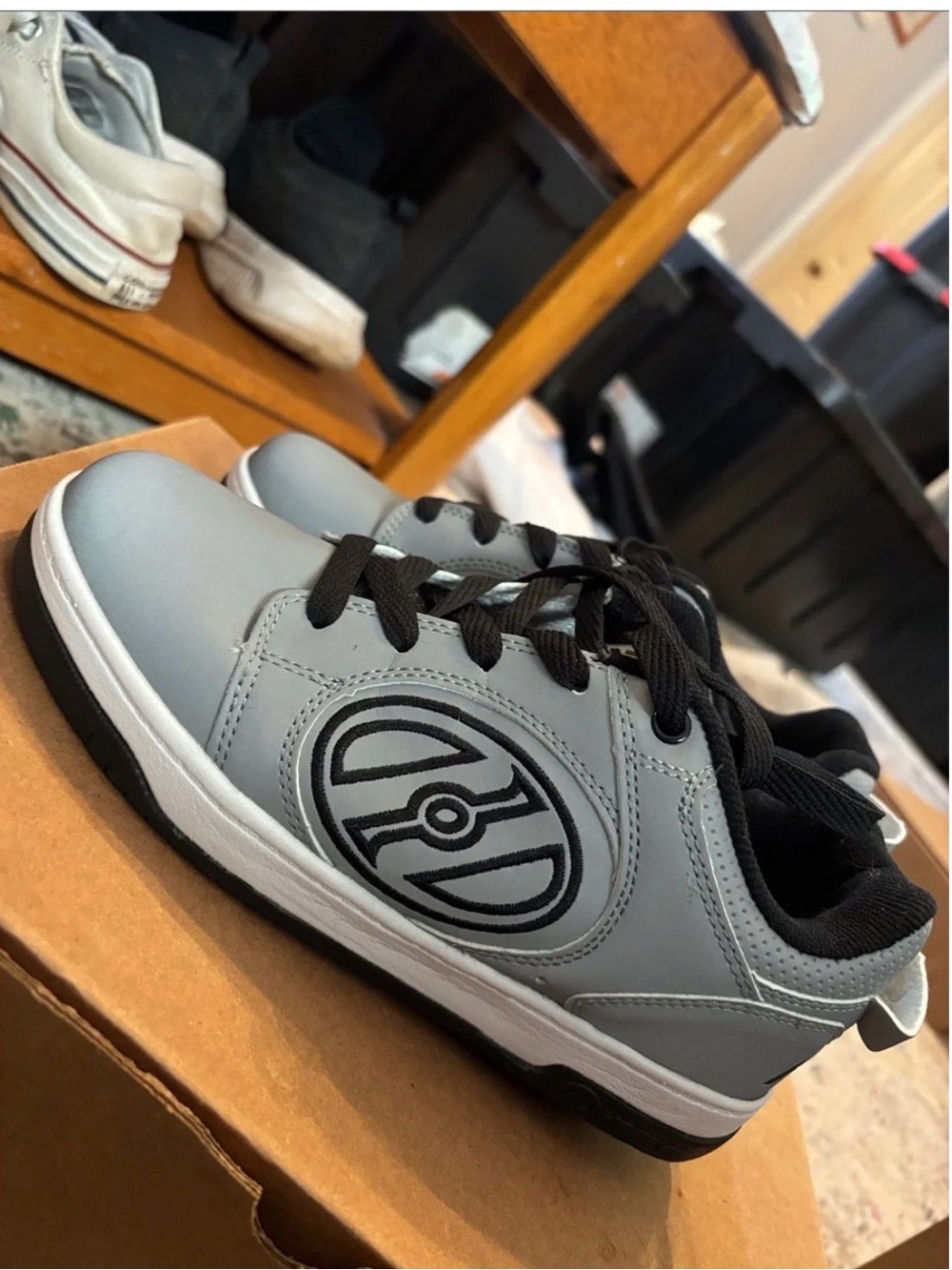 Heelys size 5 youth - Picture 5 of 6
